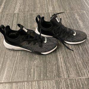 NWOB Nike Women’s Elite Trainer 8, size 7